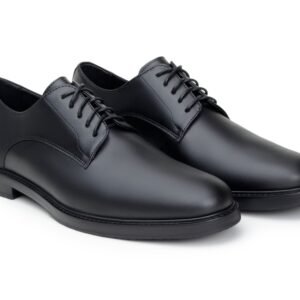 Olof Derby in Black from Green Laces